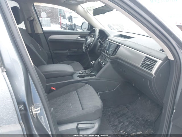 2019 VOLKSWAGEN ATLAS 1V2GR2CA8KC609857 Photo 4