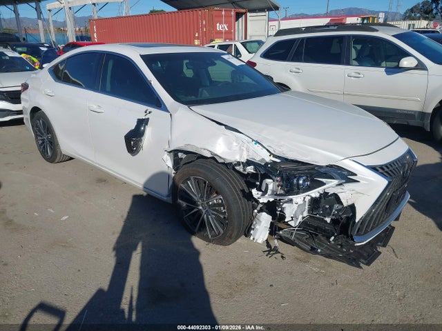 2025 LEXUS ES 300H 58ADA1C12SU069345
