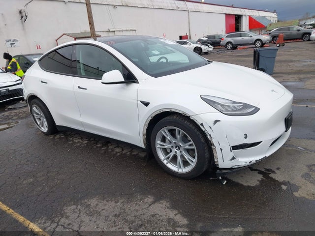 2021 TESLA MODEL Y 5YJYGDEE6MF232636
