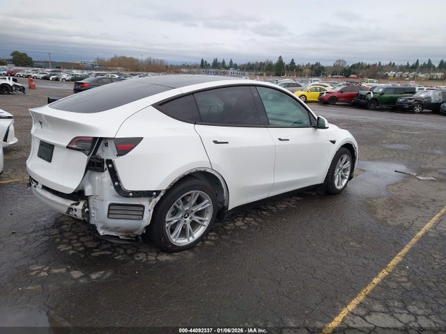 2021 TESLA MODEL Y 5YJYGDEE6MF232636 Photo 3