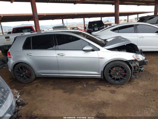 3VW5T7AU8GM008102 Volkswagen Golf Gti Se 4-door