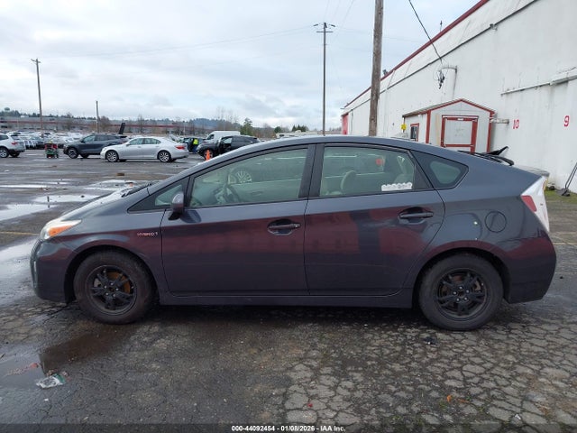 Toyota Prius Two 2015 JTDKN3DU1F0464108 Image 14