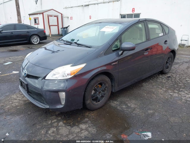Toyota Prius Two 2015 JTDKN3DU1F0464108 Image 2