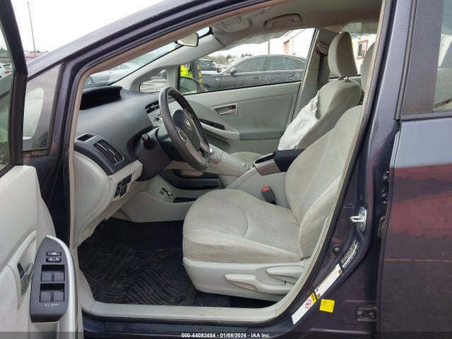 Toyota Prius Two 2015 JTDKN3DU1F0464108 Image 5