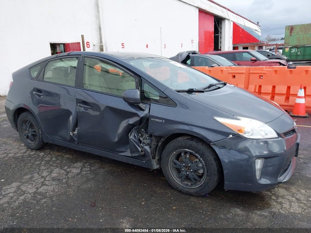 Toyota Prius Two 2015 JTDKN3DU1F0464108 Image 6