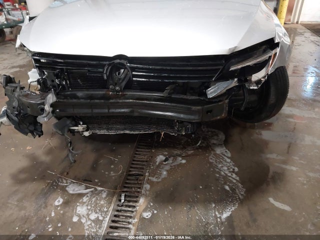 44092511 :رقم المزاد ، 3VWD07AJ4EM236461 vin ، 2014 Volkswagen Jetta 1.8t Se مزاد بيع