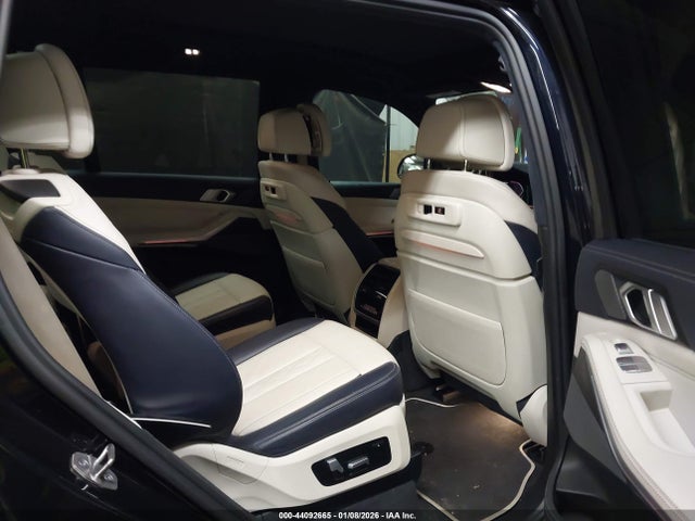 2022 BMW X7 5UXCX6C03N9J68840 Photo 7