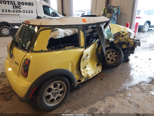 2005 MINI COOPER WMWRC33505TK60506 Photo 3
