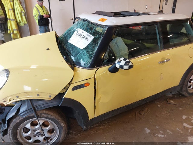 2005 MINI COOPER WMWRC33505TK60506 Photo 5