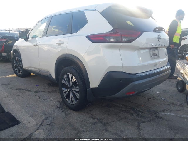 JN8BT3BAXPW433974 Nissan Rogue Sv Fwd