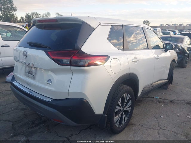 JN8BT3BAXPW433974 Nissan Rogue Sv Fwd