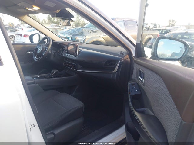 JN8BT3BAXPW433974 Nissan Rogue Sv Fwd