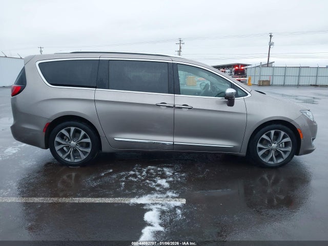 Chrysler Pacifica Limited 2017 2C4RC1GG8HR634844 Image 13