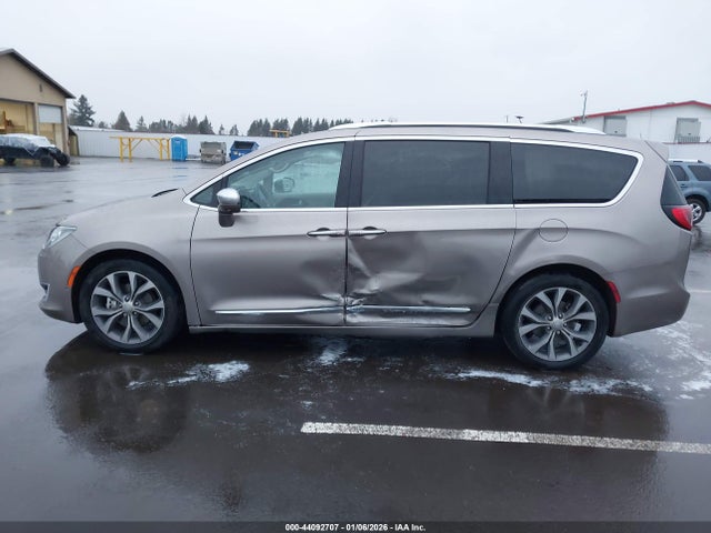 Chrysler Pacifica Limited 2017 2C4RC1GG8HR634844 Image 14