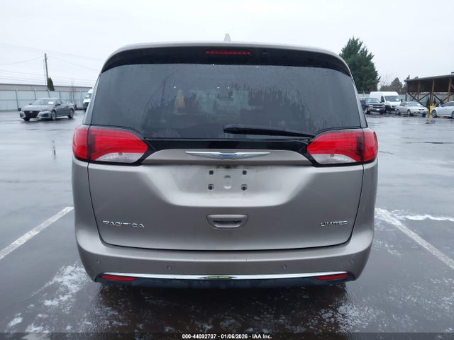 Chrysler Pacifica Limited 2017 2C4RC1GG8HR634844 Image 16