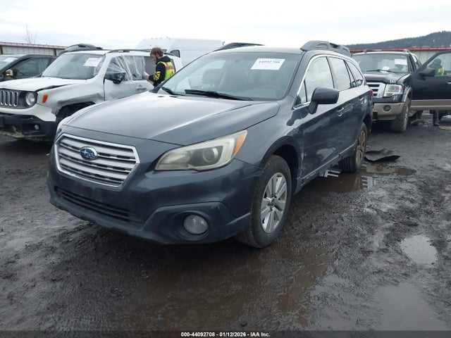 Subaru Outback 2.5i Premium 2015 4S4BSACC3F3228222 Image 2