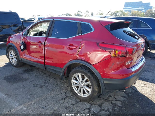 JN1BJ1CP3HW035275 Nissan Rogue Sport S