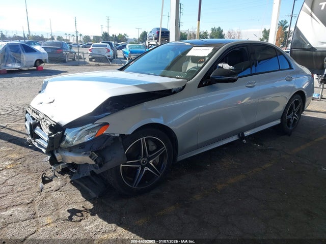 Mercedes-Benz E 300 2019 WDDZF4JB1KA567978 Image 2
