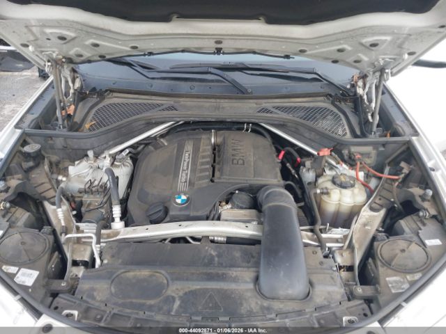 2018 BMW X5 5UXKR2C53J0Z19136 Photo 9
