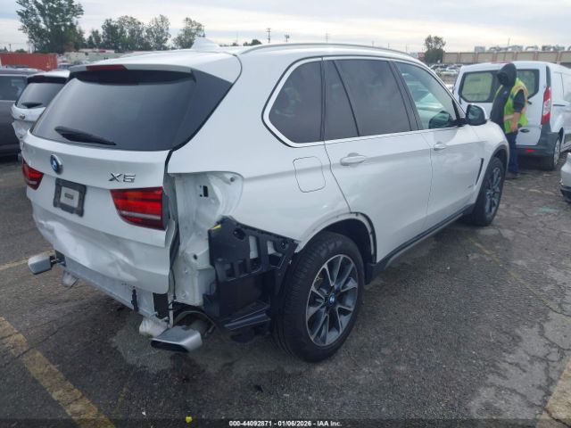 2018 BMW X5 5UXKR2C53J0Z19136 Photo 3