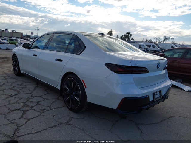 2024 BMW I7 WBY53EJ0XRCS18286 Photo 2