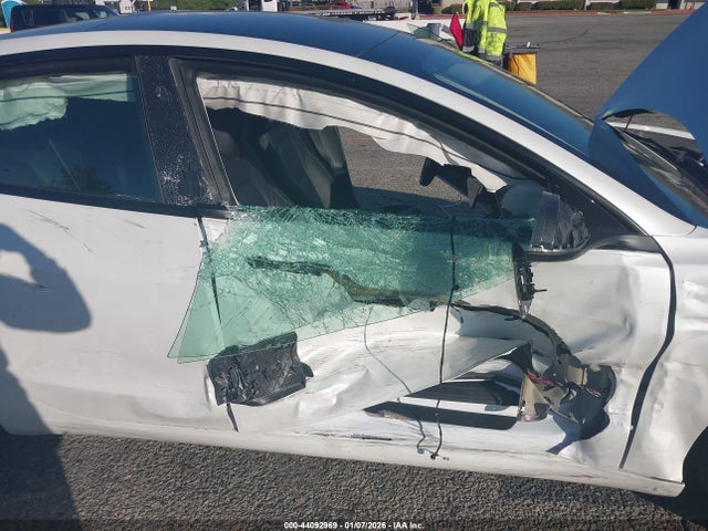 2023 TESLA MODEL 3 5YJ3E1EA5PF518848 Photo 5