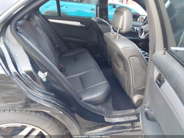 2012 MERCEDES-BENZ C 300 WDDGF8BB7CR191237 Photo 7