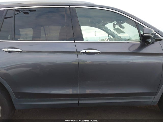 Honda Pilot Touring 2017 5FNYF5H96HB024236 Image 13