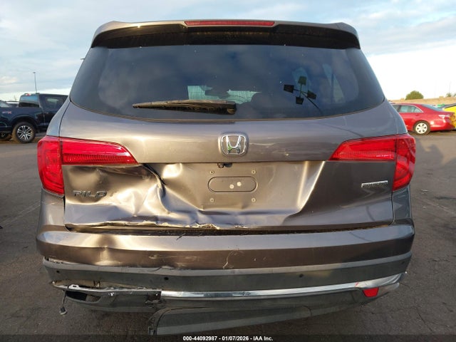 Honda Pilot Touring 2017 5FNYF5H96HB024236 Image 16