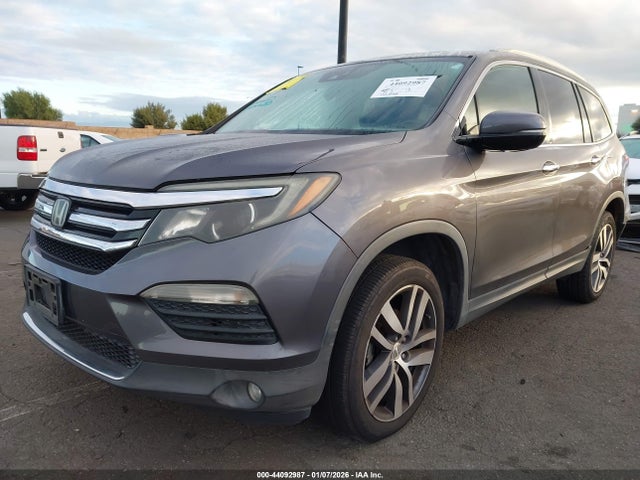 Honda Pilot Touring 2017 5FNYF5H96HB024236 Image 2