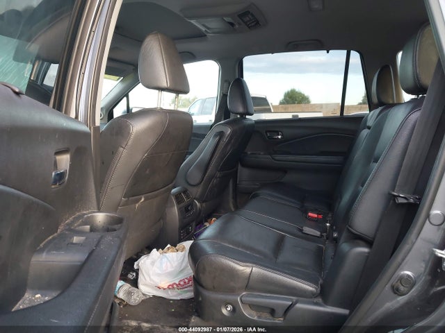 Honda Pilot Touring 2017 5FNYF5H96HB024236 Image 8