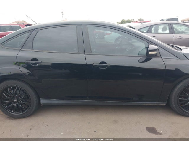Ford FOCUS SE 2016 1FADP3F25GL246662 Image 13