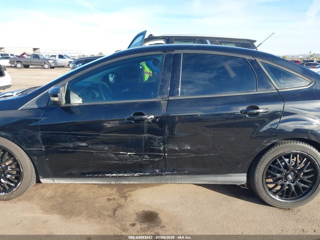 Ford FOCUS SE 2016 1FADP3F25GL246662 Image 14