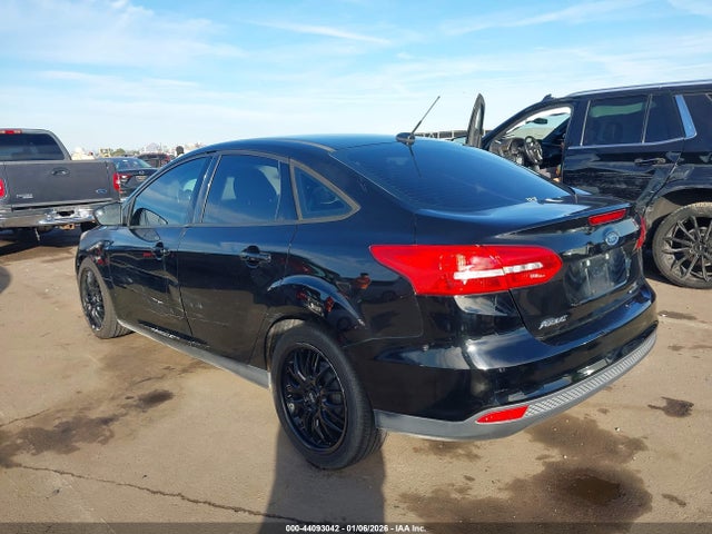 Ford FOCUS SE 2016 1FADP3F25GL246662 Image 3