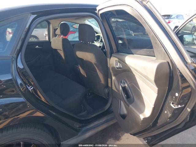Ford FOCUS SE 2016 1FADP3F25GL246662 Image 8