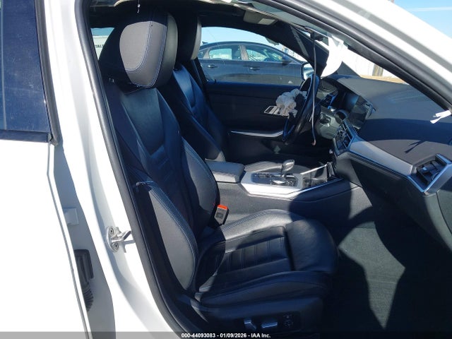 2021 BMW 3 SERIES WBA5U9C06MFK82672 Photo 4