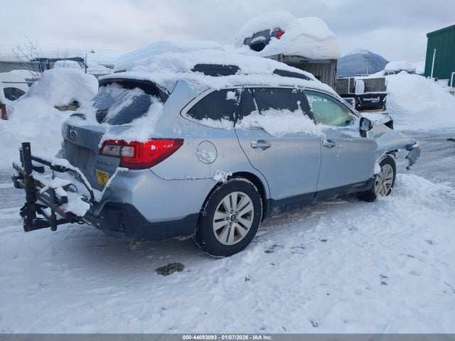 Subaru Outback 2.5i Premium 2018 4S4BSACCXJ3301708 Image 4