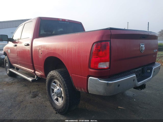 2015 RAM 2500 3C6UR5CJ6FG694049 Photo 2