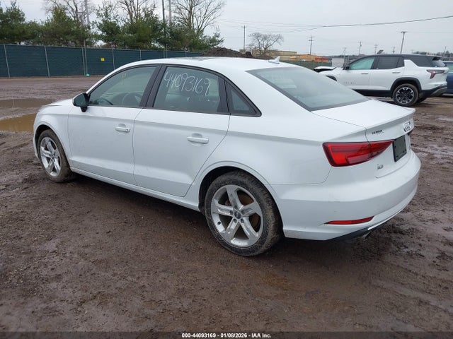 2017 AUDI A3 WAUB8GFF5H1030992 Photo 2