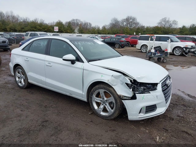 2017 AUDI A3 WAUB8GFF5H1030992 Photo 5