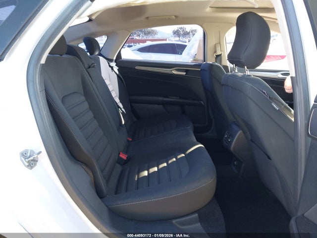 44093172 :رقم المزاد ، 3FA6P0HD7HR257946 vin ، 2017 Ford Fusion Se مزاد بيع