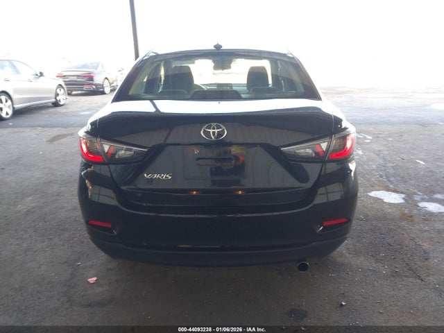 3MYDLBYV8KY512247 Toyota YARIS L