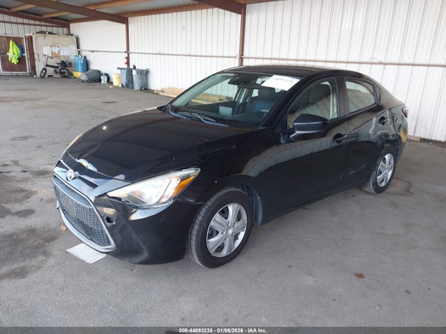 3MYDLBYV8KY512247 Toyota YARIS L