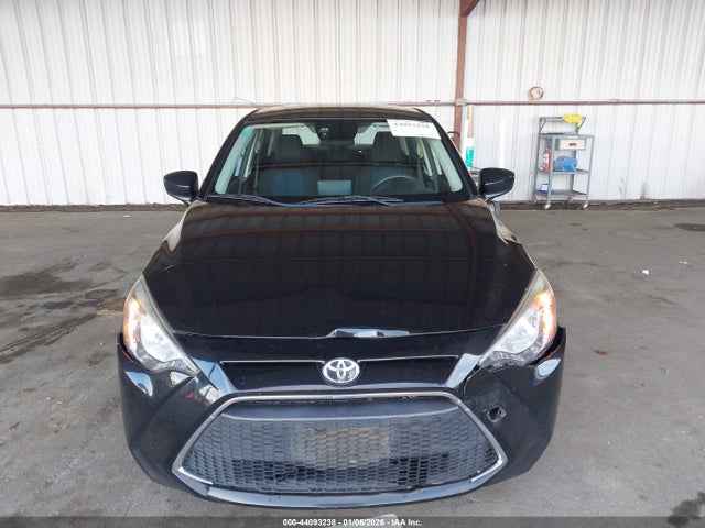 3MYDLBYV8KY512247 Toyota YARIS L