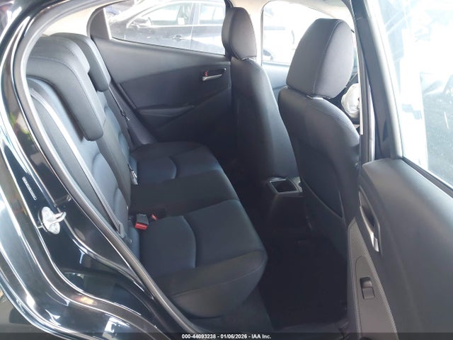 3MYDLBYV8KY512247 Toyota YARIS L