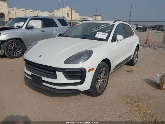 2022 PORSCHE MACAN WP1AA2A56NLB11972 Photo 1