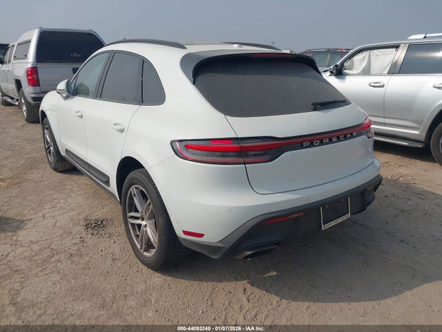 2022 PORSCHE MACAN WP1AA2A56NLB11972 Photo 2