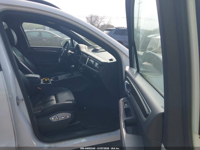 2022 PORSCHE MACAN WP1AA2A56NLB11972 Photo 4