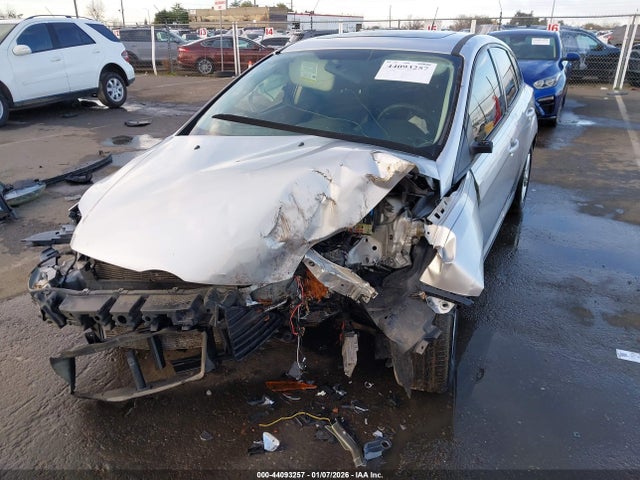 Ford FOCUS SE 2014 1FADP3K25EL238600 Image 2