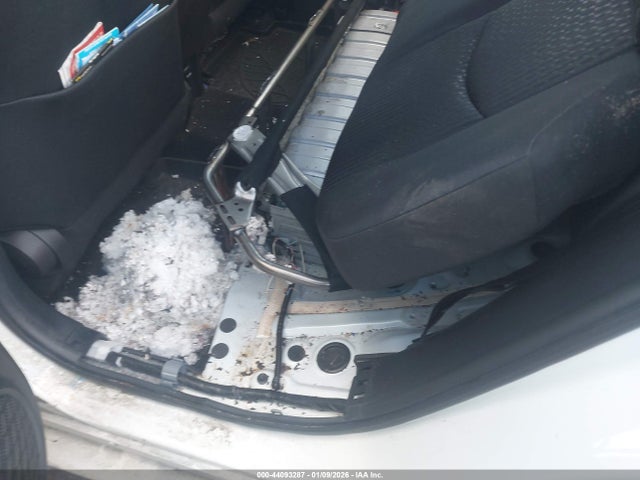 JTDKBRFU8H3546606 Toyota Prius Two